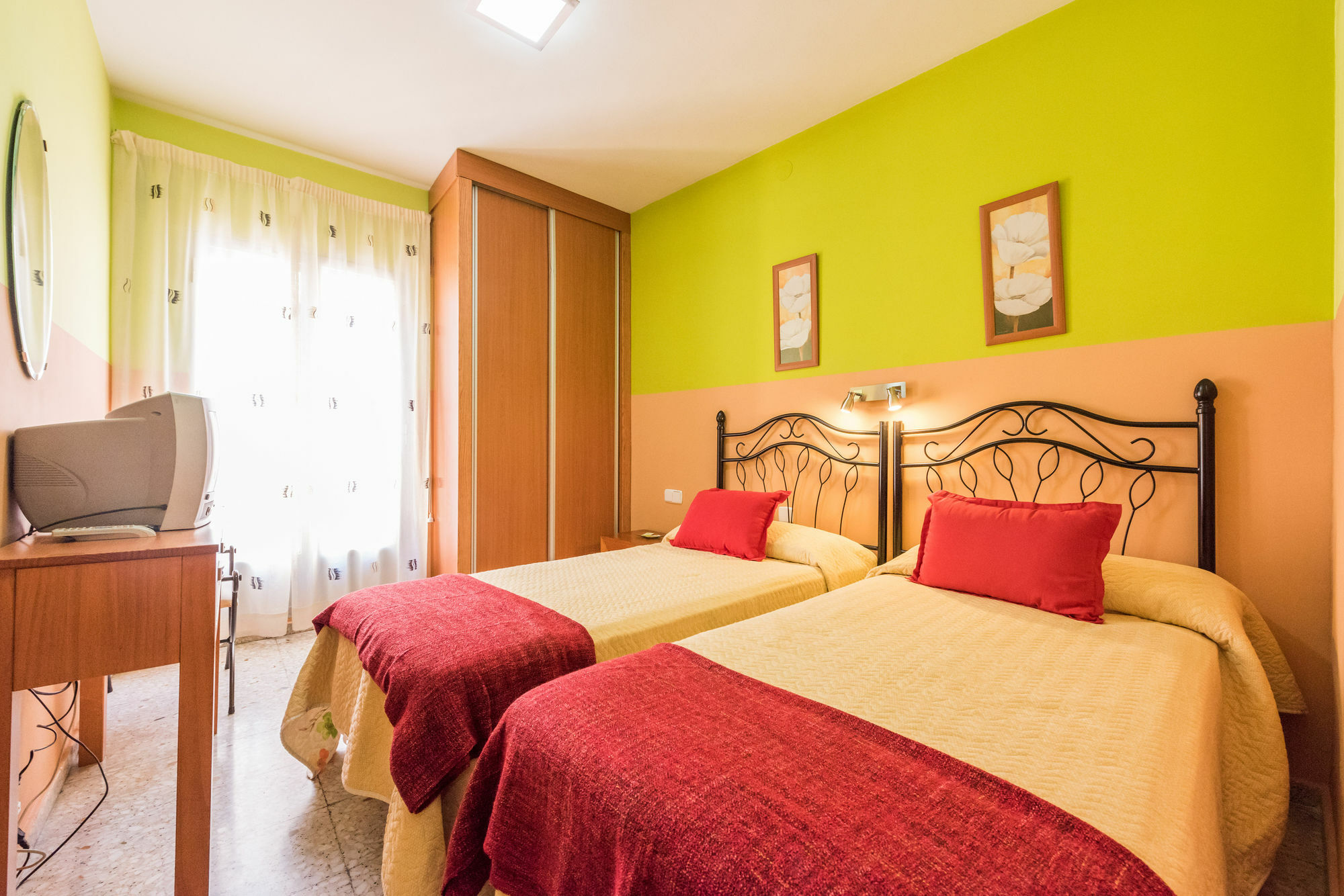 Hostal Arkanta Arganda Del Rey Zewnętrze zdjęcie