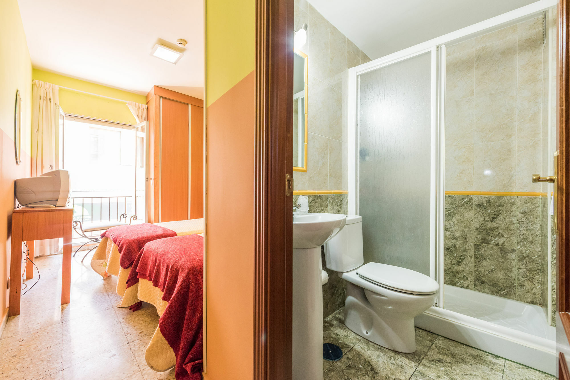 Hostal Arkanta Arganda Del Rey Zewnętrze zdjęcie