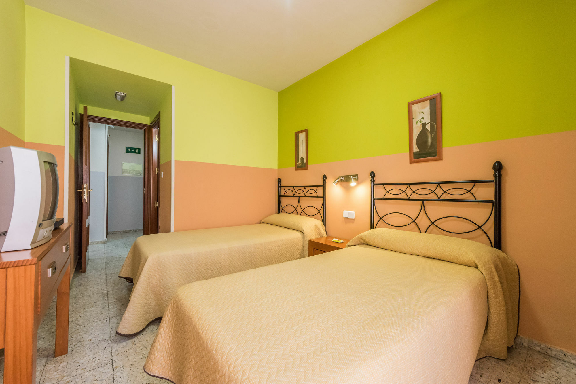 Hostal Arkanta Arganda Del Rey Zewnętrze zdjęcie