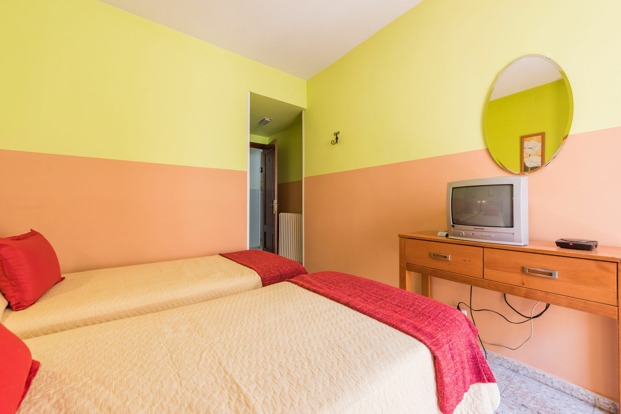 Hostal Arkanta Arganda Del Rey Zewnętrze zdjęcie
