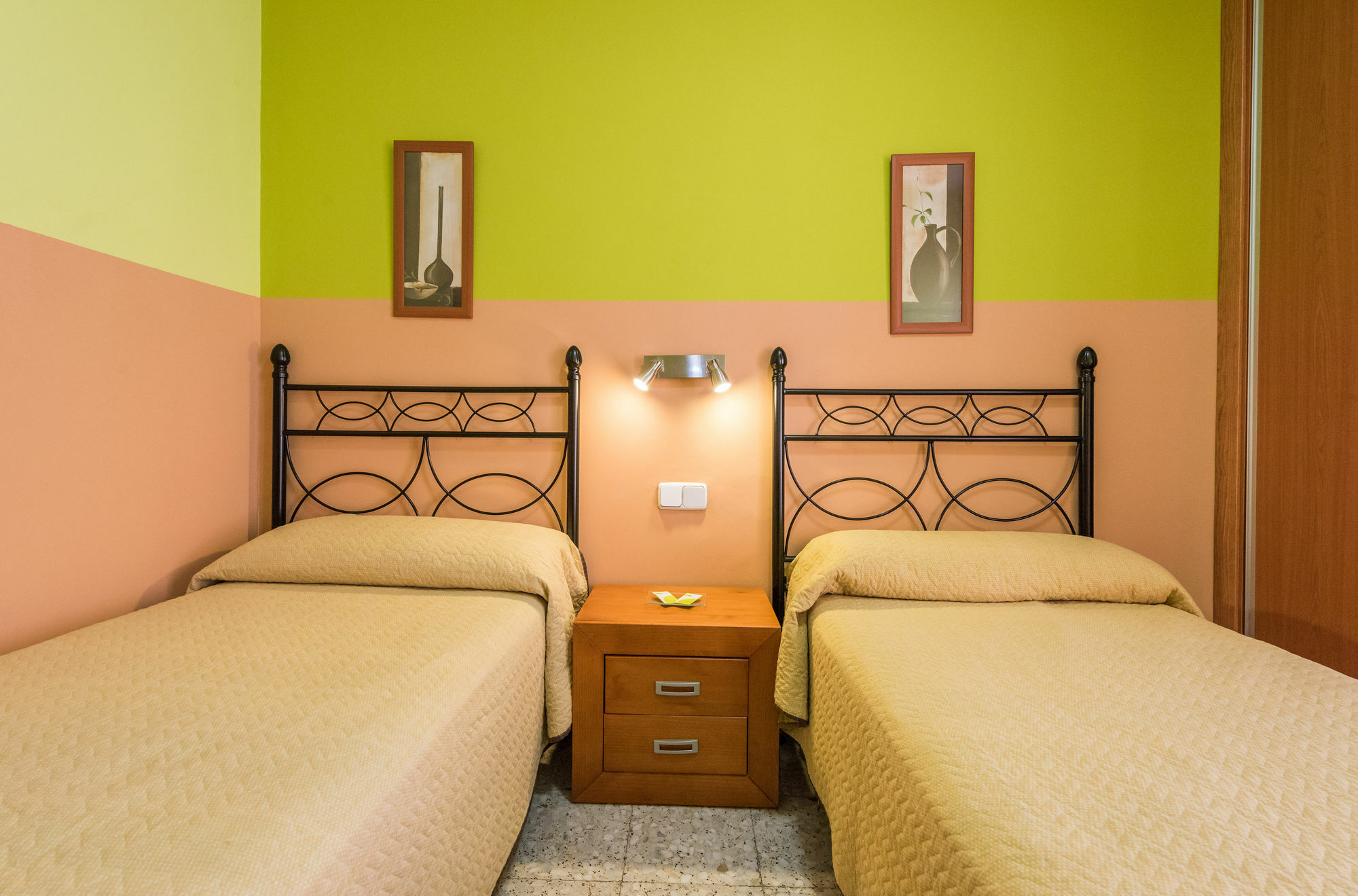 Hostal Arkanta Arganda Del Rey Zewnętrze zdjęcie