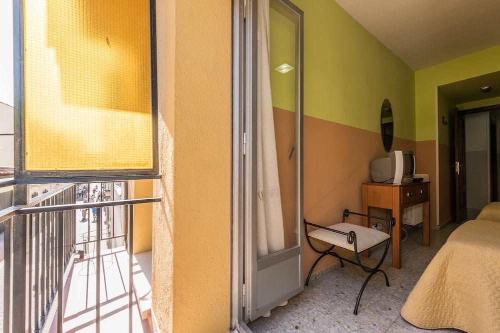 Hostal Arkanta Arganda Del Rey Zewnętrze zdjęcie